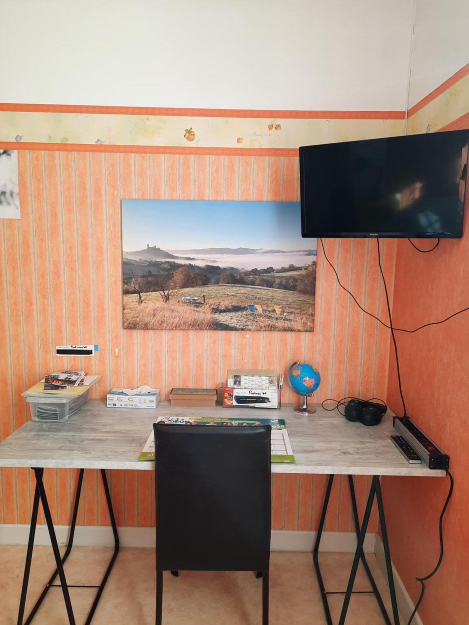 Les Coteaux De Planeze, Ideal Deplacement Pro, Chambres Individuelles Lit 160 Television Saint-Laurent-les-Tours Ngoại thất bức ảnh